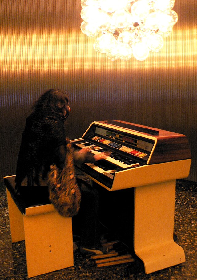 'Schwa' on the Thomas 2001 Organ, sourced by Mahalie Stackpole